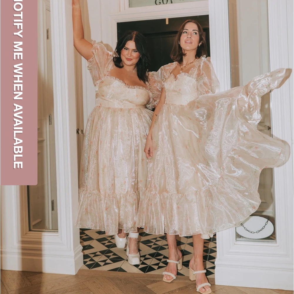 Elegant Cream Puff Sleeve Dresses